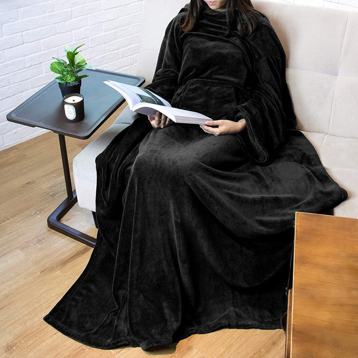 Havenholt Long sleeved blanket with a front pocket