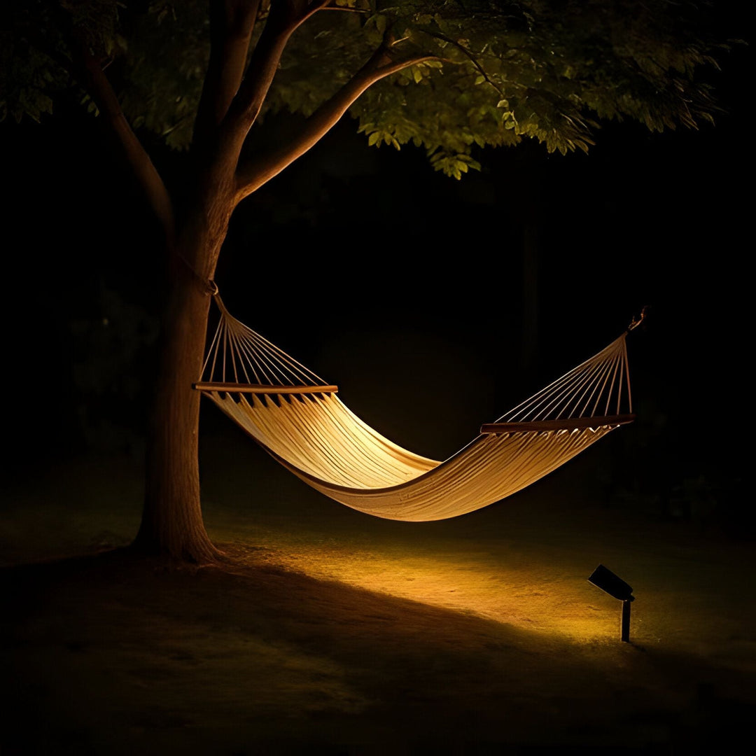 Solar Powered Spot Light with Adjustable Zoom Function