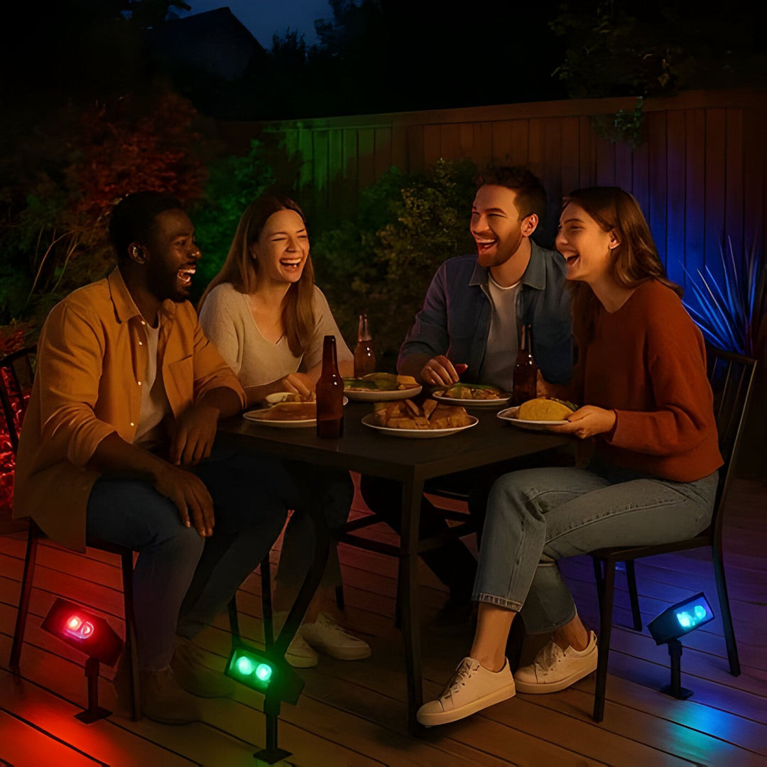 Solar Powered Spot Light with Adjustable Zoom Function