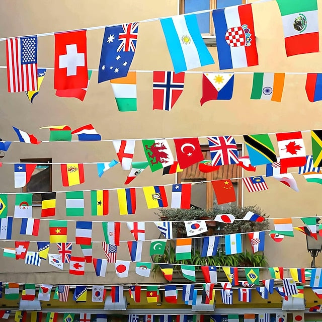 Havenholt International Flag Bunting with 200 Countries